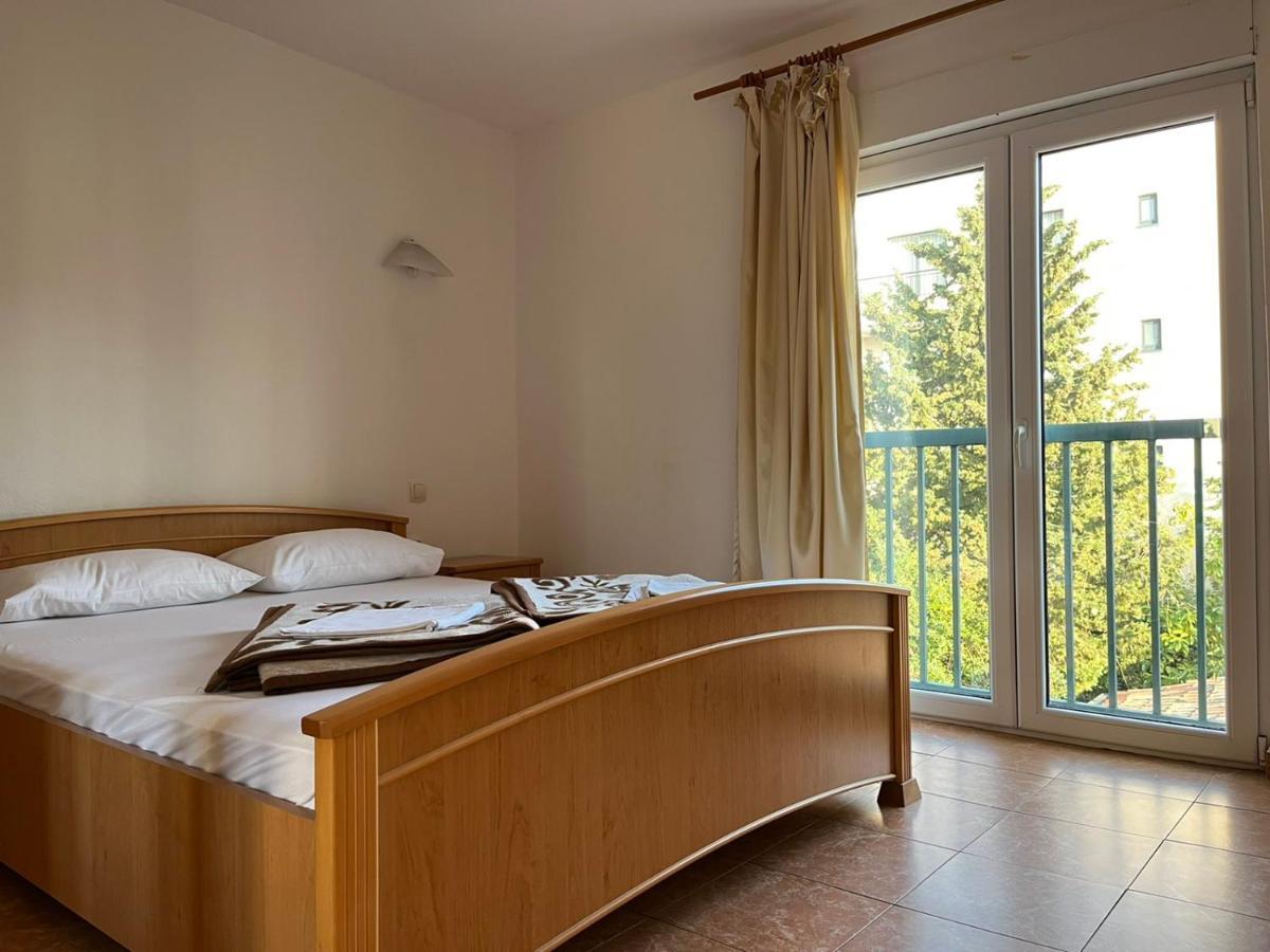 Apartments And Room Mv Petrovac Exterior foto