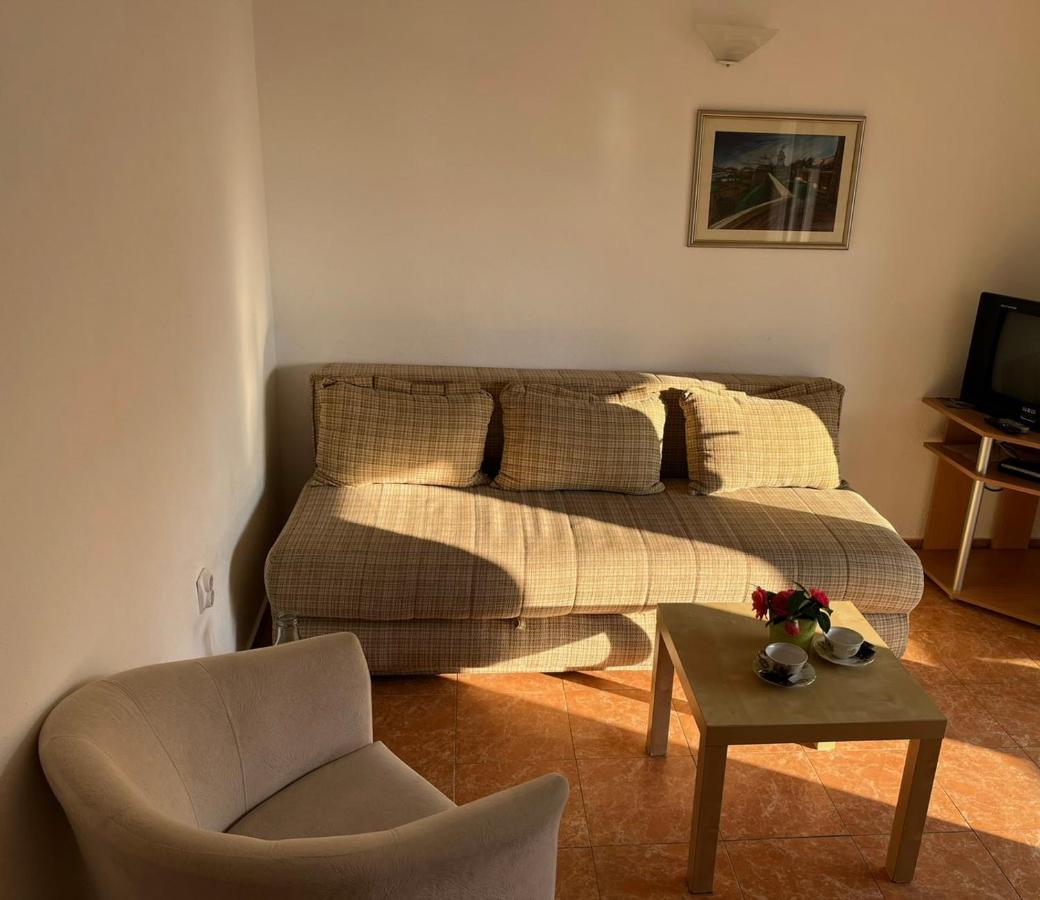 Apartments And Room Mv Petrovac Exterior foto