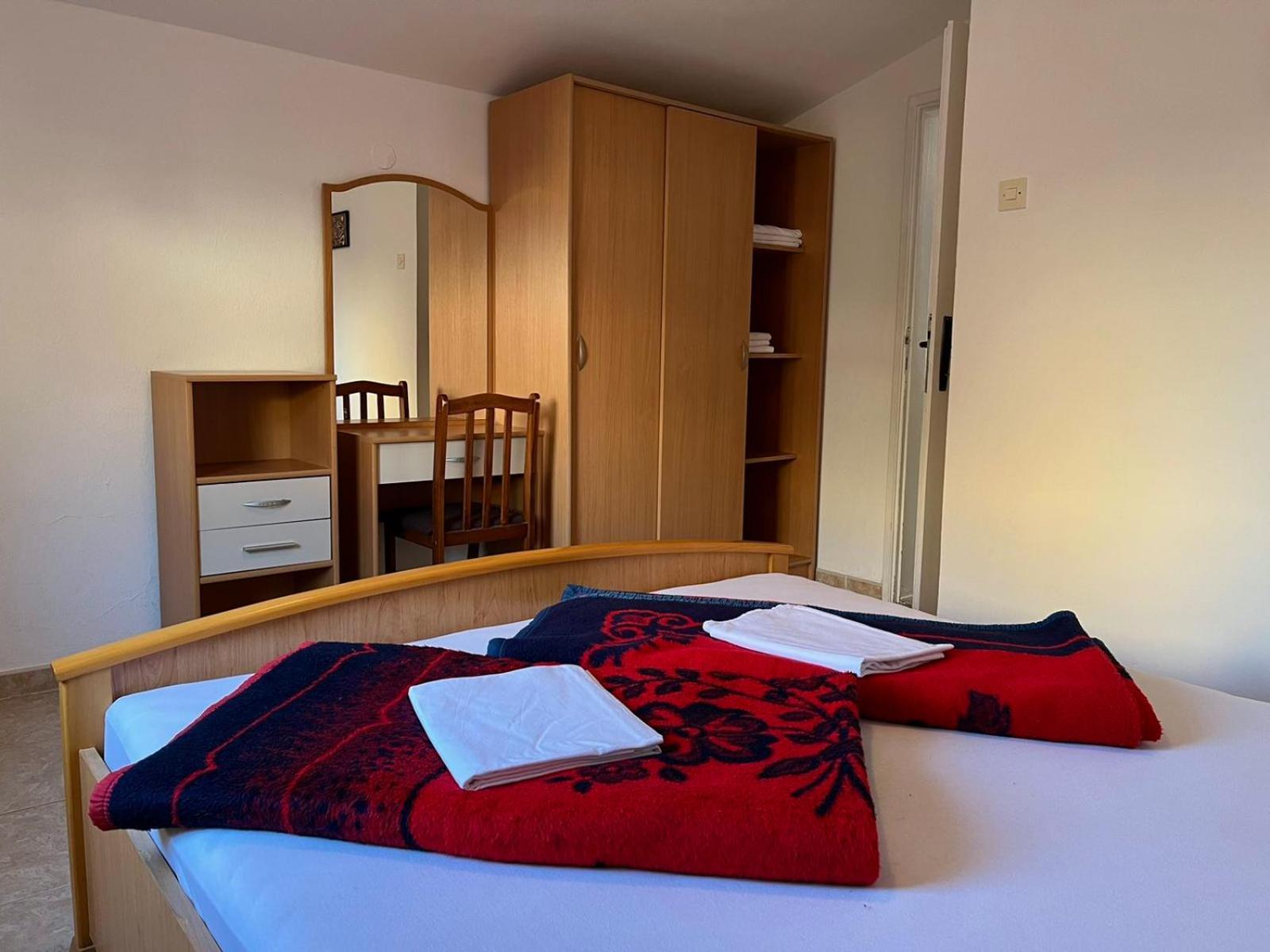 Apartments And Room Mv Petrovac Exterior foto