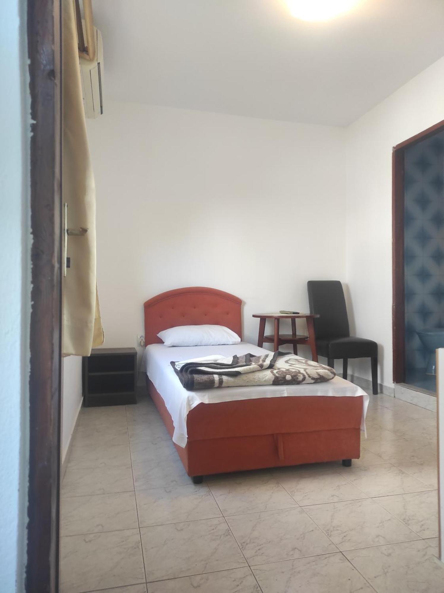 Apartments And Room Mv Petrovac Exterior foto